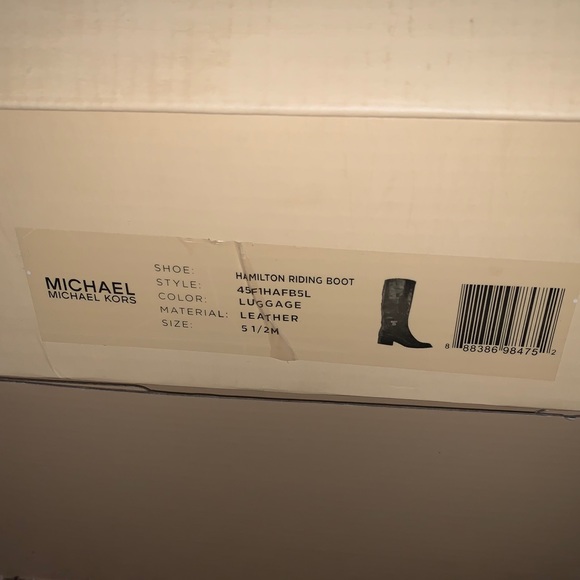 BRAND NEW! Michael Kors boots - Picture 5 of 7